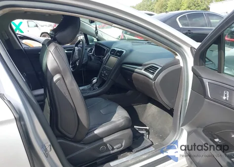 2016 Ford Fusion Titanium z USA, uszkodzony, nr VIN 3FA6P0K98GR135129